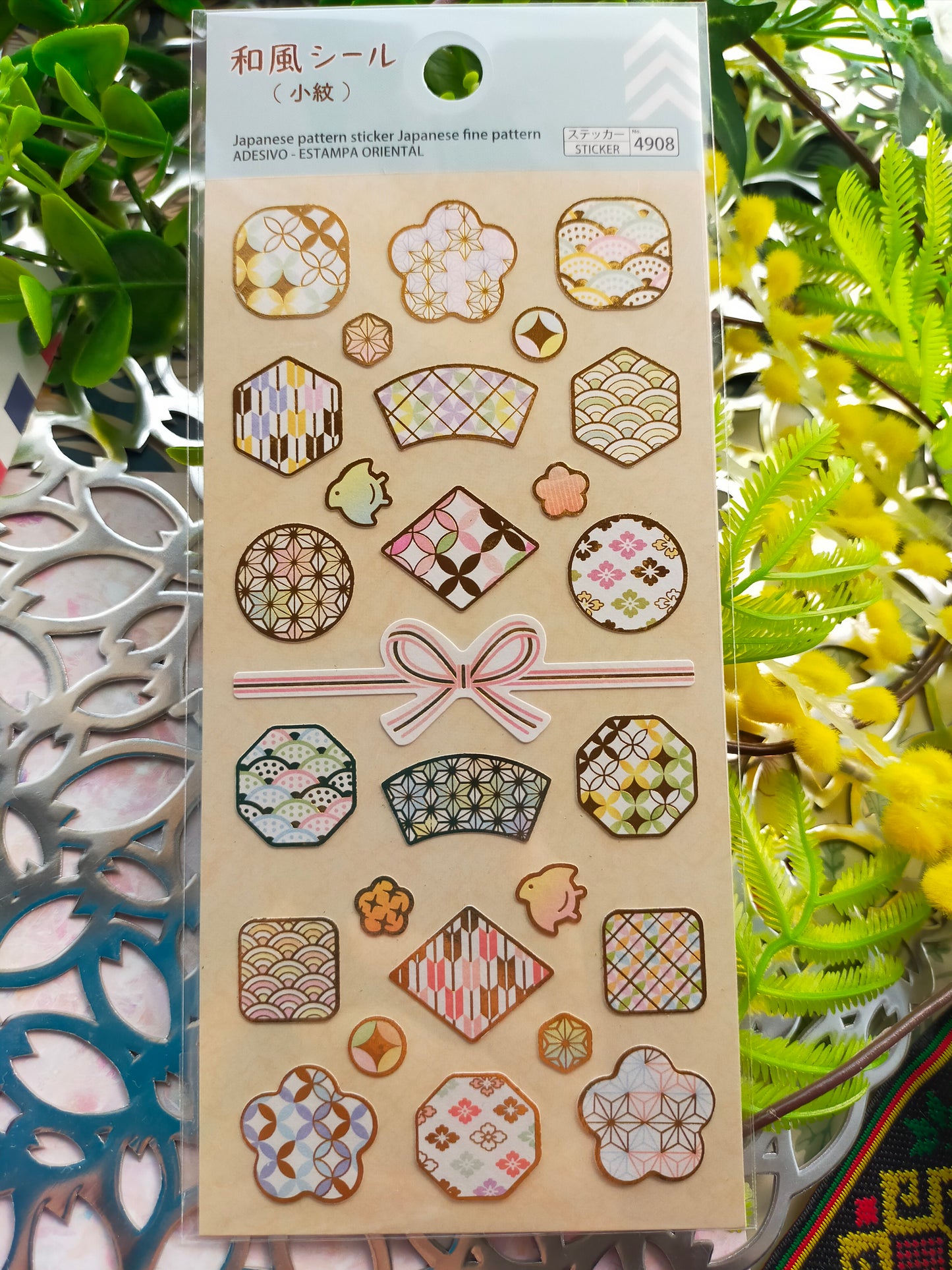 Japanese style stickers, daiso_ Small Crests / Decorative Flowers / Cherry blossoms and birds