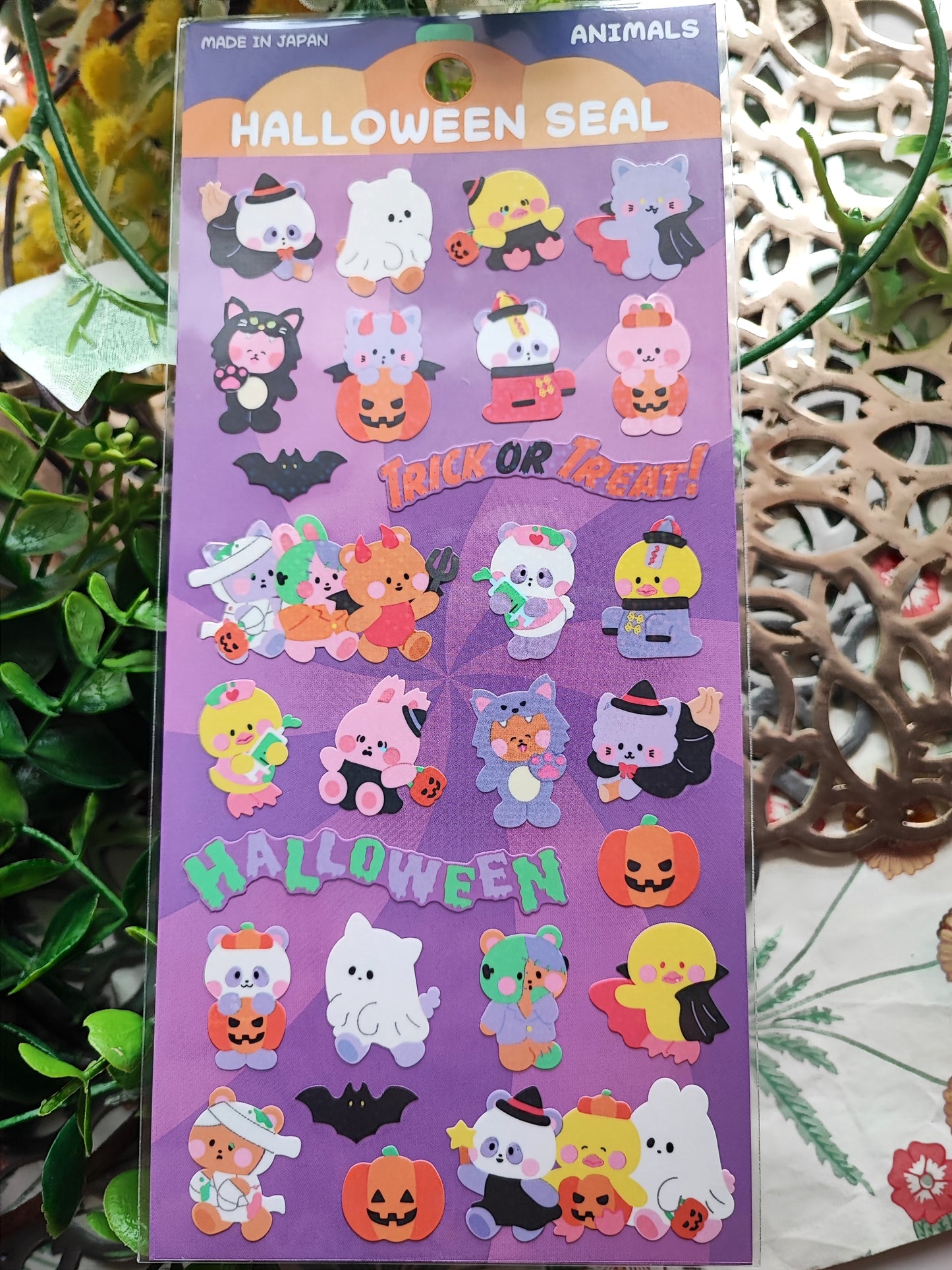 Halloween seal ,GAIA_Shocking pink sweets/ Purple animals